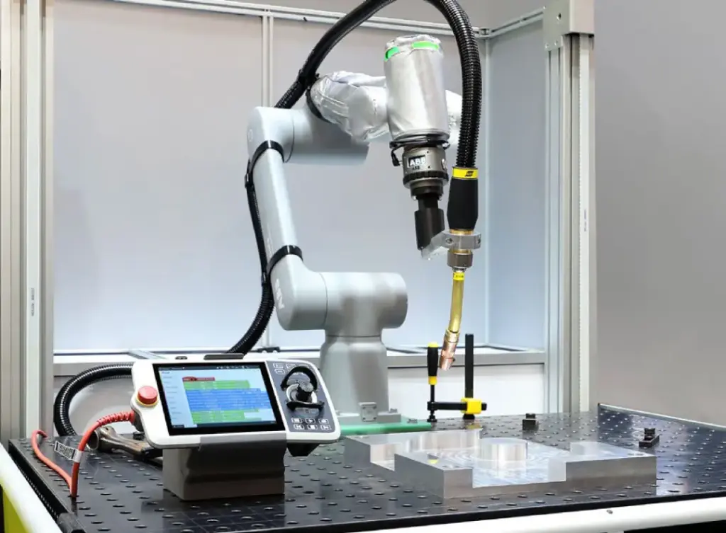 Sistema de soldadura robotizado con mesa