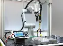 Sistema de soldadura robotizado con mesa